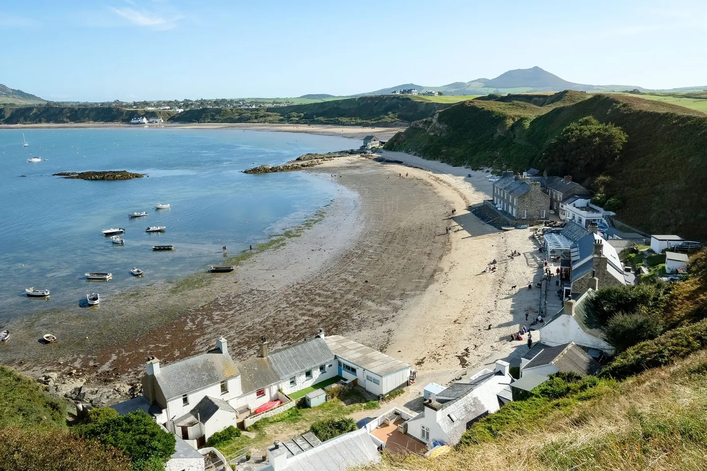 Photo of Porthdinllaen Beach, a cove near Nefyn in Llŷn, Gwynedd, north Wales.