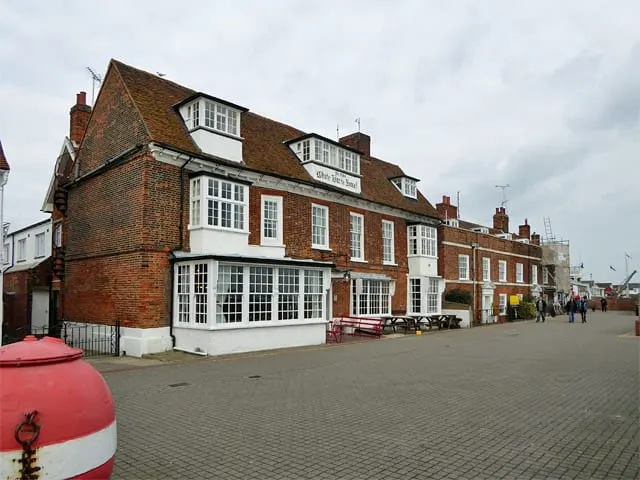Photo of Ye Olde White Harte Hotel, a pub near Burnham-on-Crouch, Essex, eastern England.