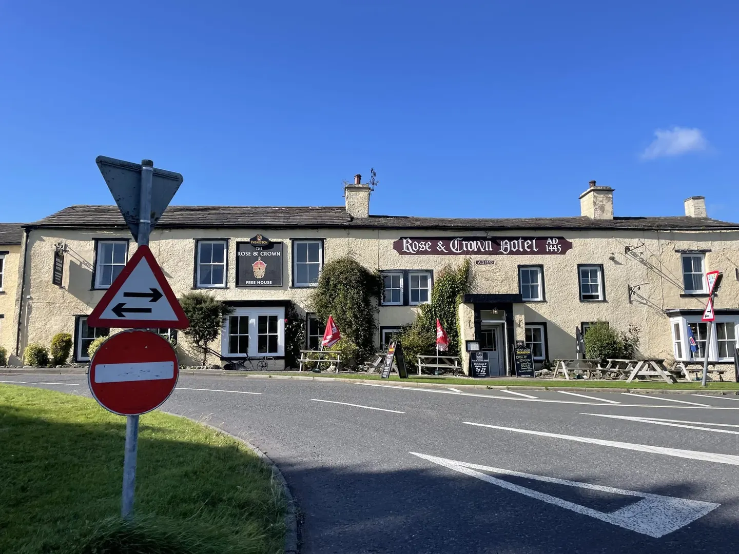 Photo of The Rose and Crown, a pub near Bainbridge in the Yorkshire Dales, North Yorkshire, northern England.