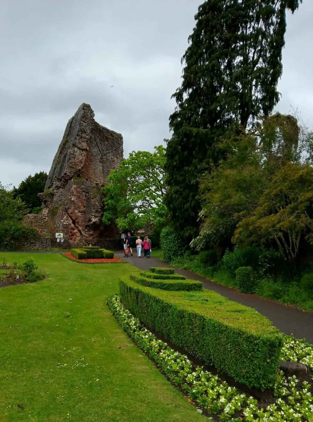 Photo of Bridgnorth Castle, a ruined castle in Shropshire, central England.