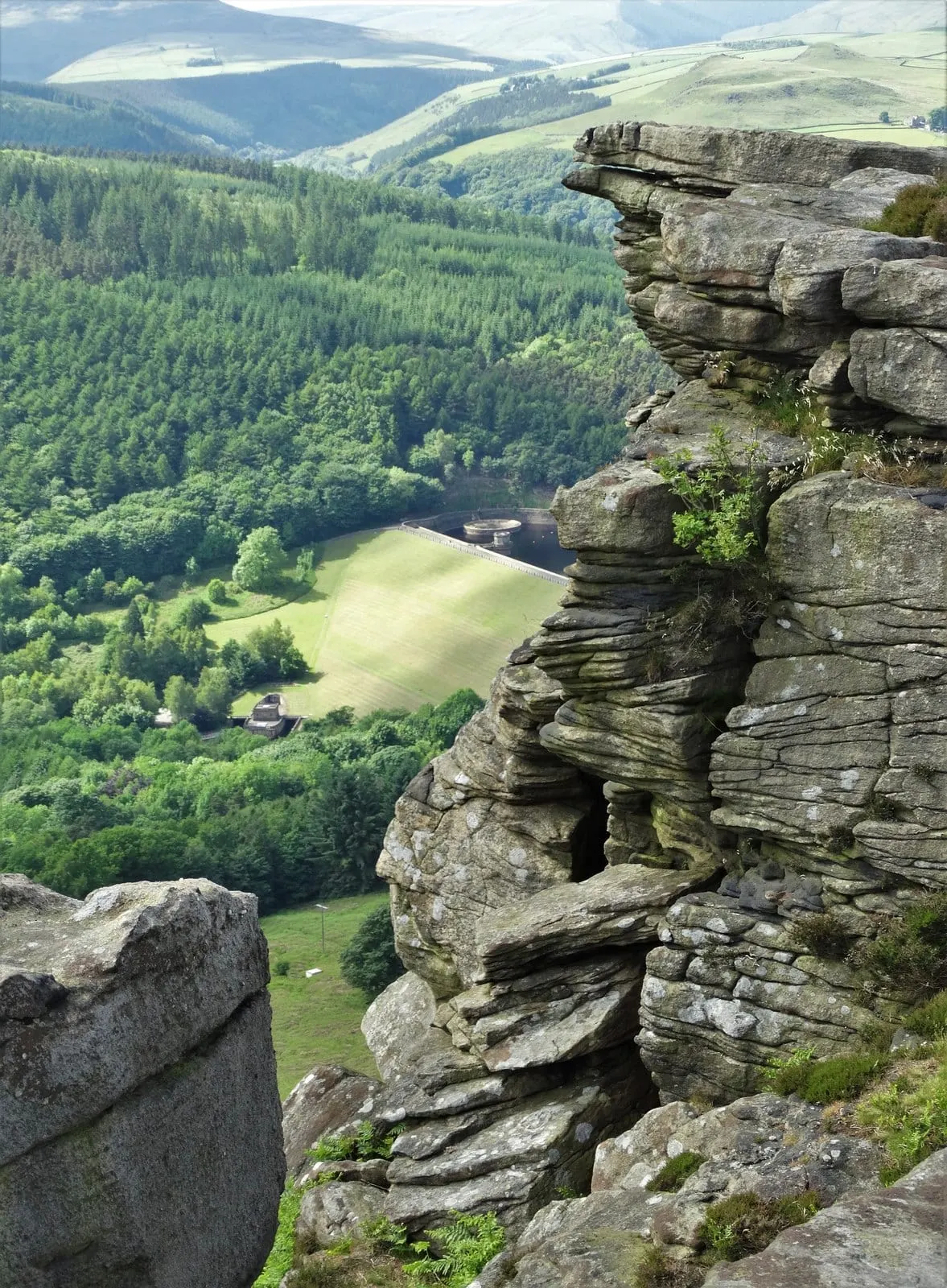 Photo of Bamford Edge, Derbyshire — Great Tor, looking down on Ladybower Dam.