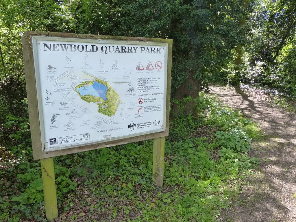 Photo of Newbold Quarry Country Park, a country park near Rugby, Warwickshire, central England.