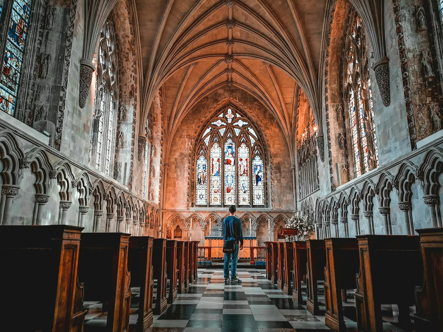 Photo of St Albans Cathedral, an abbey in Hertfordshire, eastern England.