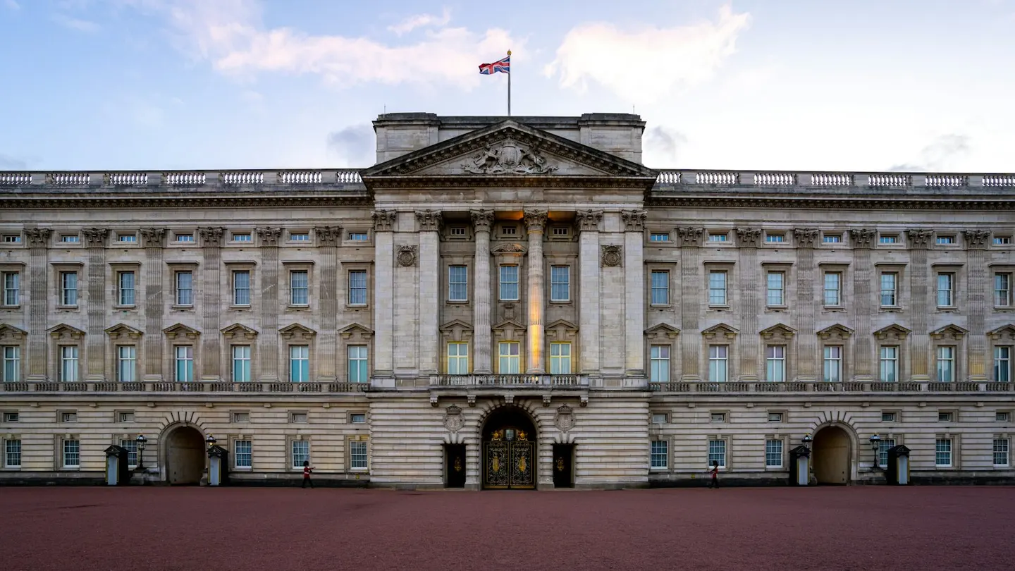 Photo of Buckingham Palace, a Grade II* registered house & garden in London, England.