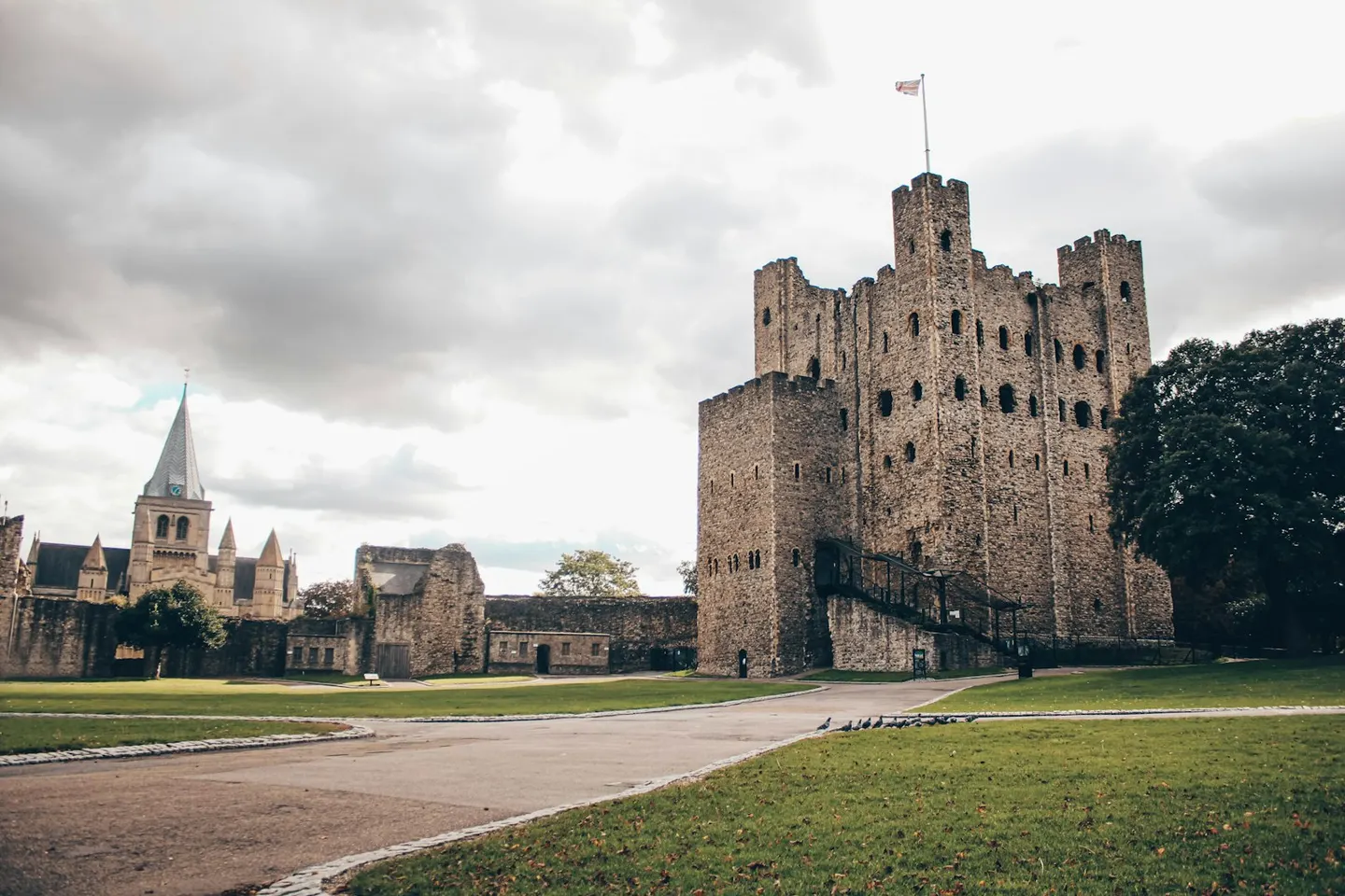 Photo of Rochester Castle, a ruined castle in Kent, south east England.