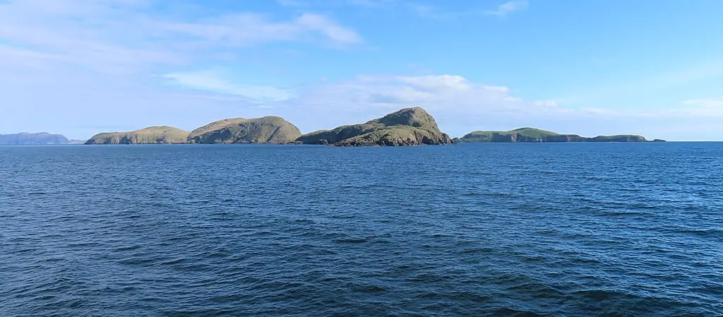 Photo of the Shiant Isles, an island in Na h-Eileanan Siar, the Scottish Highlands and Islands.