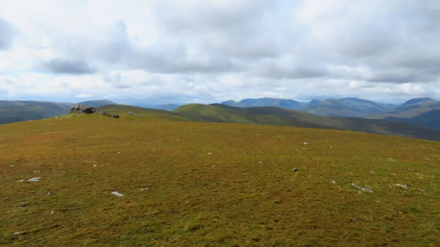 Photo: The Fara, a 911m mountain near Dalwhinnie, Highland, the Scottish Highlands and Islands.