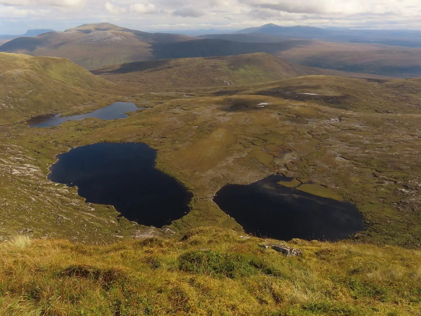 Photo: Meallan a' Chuail, a 751m hill near Unapool in Assynt–Coigach, Highland, the Scottish Highlands and Islands.