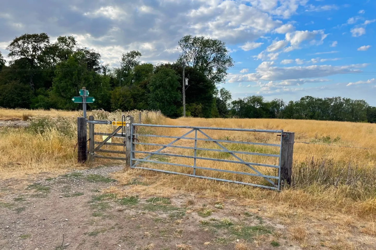 Photo along the Icknield Way Path, a 110-mile long-distance path running from Ivinghoe Beacon to Knettishall Heath, England.