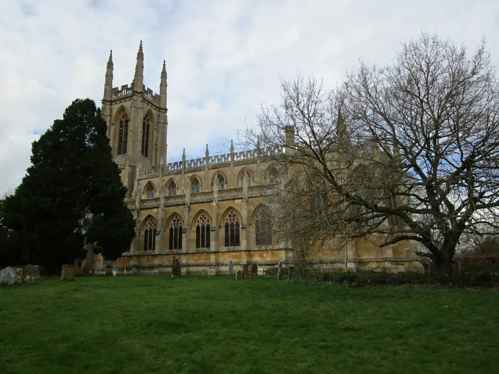 Photo of St Peter's Church, Hampton Lucy, a church in Warwickshire, central England.