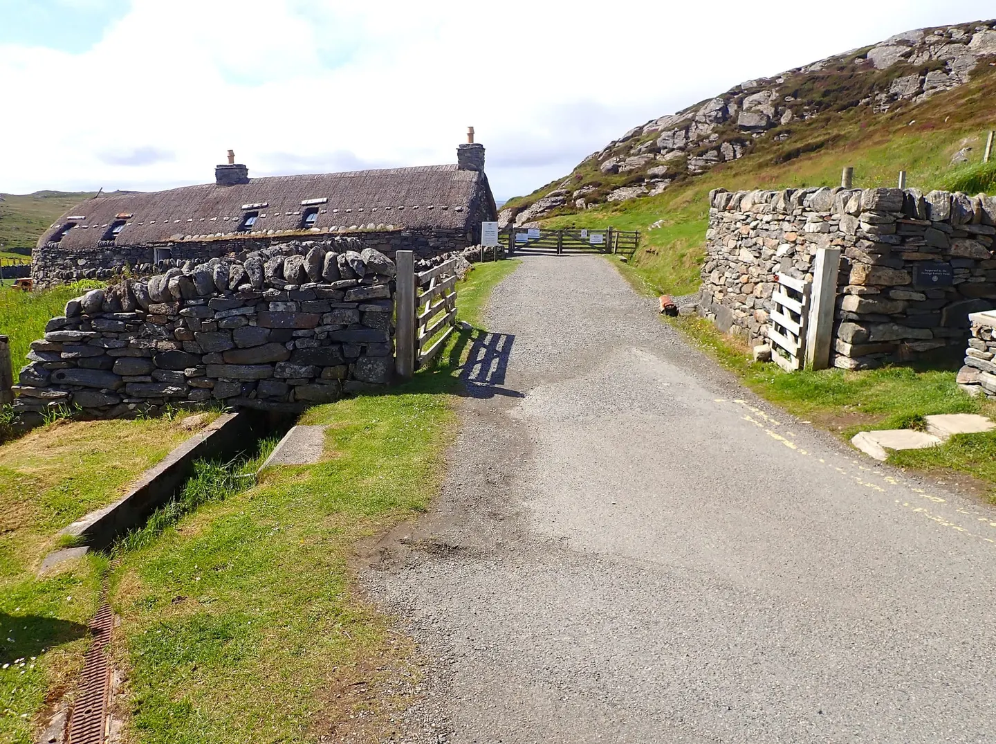 Photo of Gearrannan Blackhouse Village, a visitor attraction near Carloway, Na h-Eileanan Siar, the Scottish Highlands and Islands.