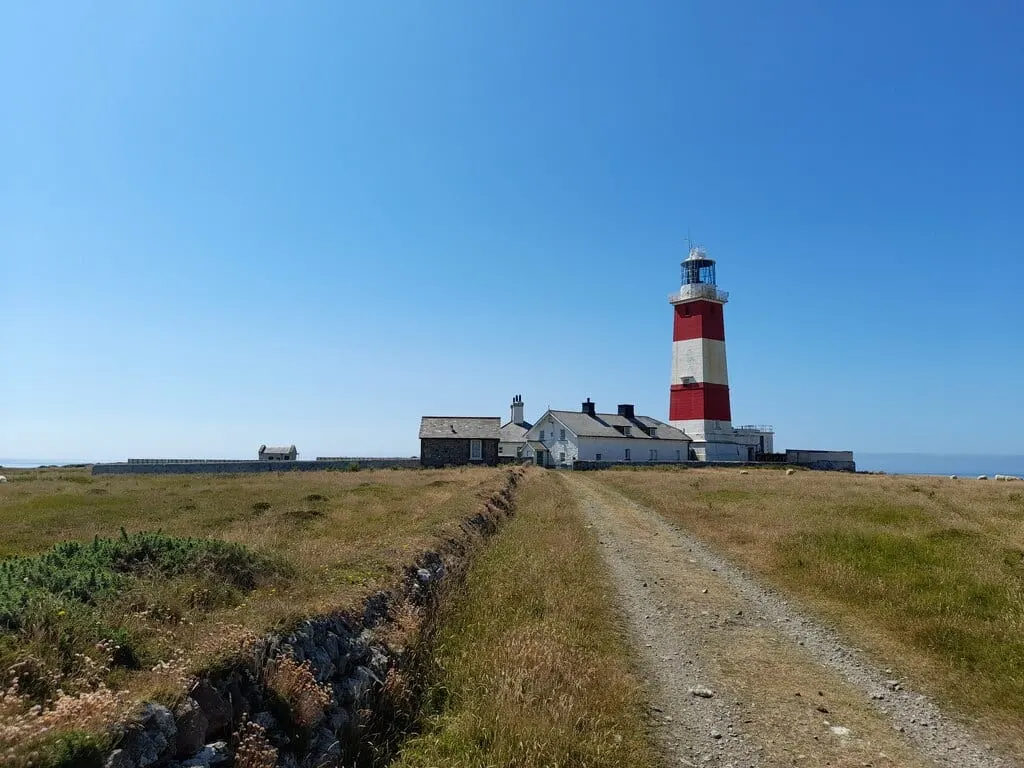 Photo of Bardsey Lighthouse, a lighthouse near Aberdaron in Llŷn, Gwynedd, north Wales.