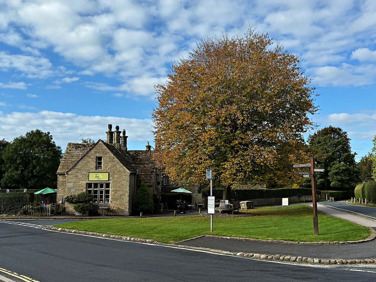 Photo of Robertshaw's Farm Shop, a farm & farm shop near Bolton Abbey in the Yorkshire Dales, North Yorkshire, northern England.