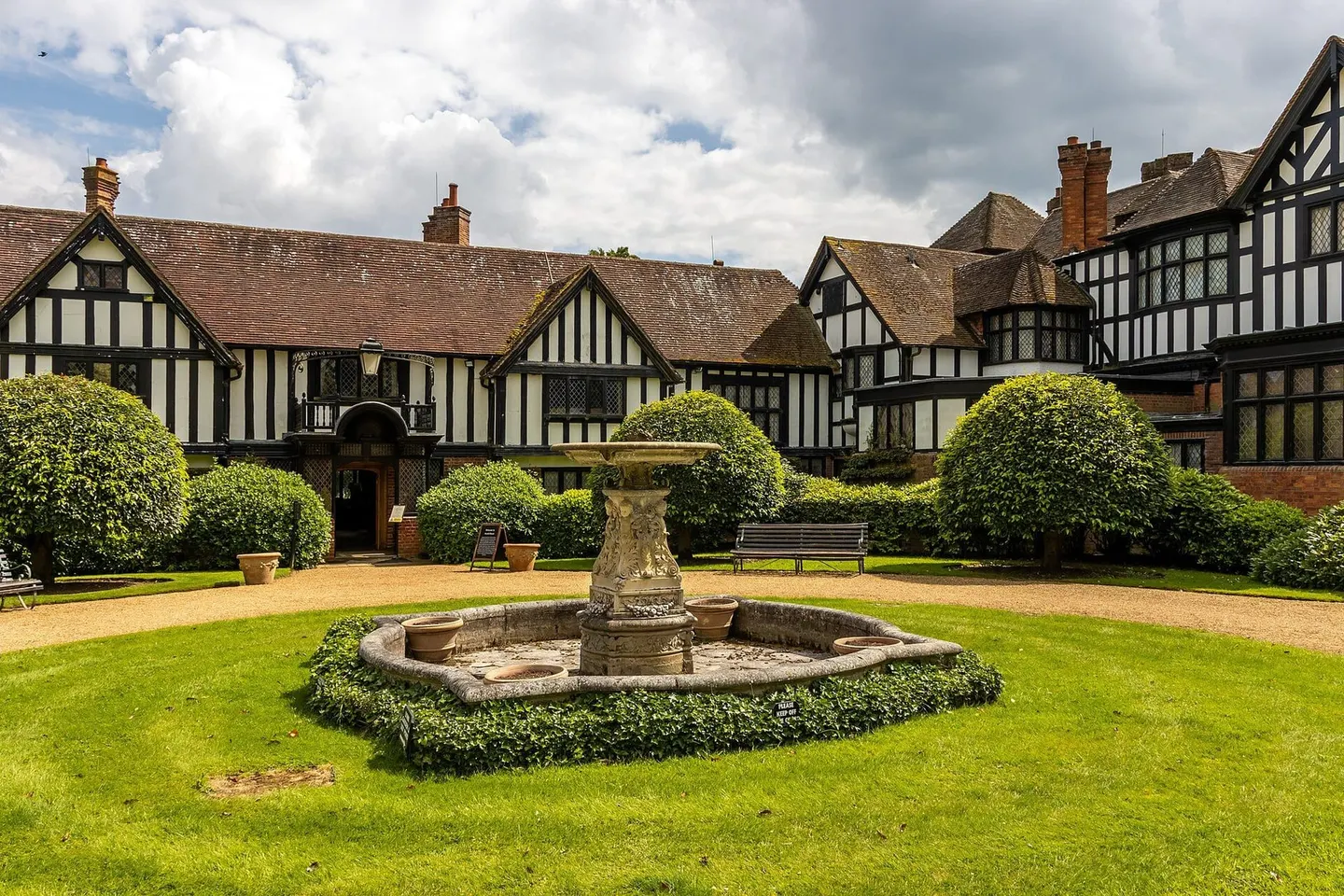 Photo of Ascott House, a Grade II* registered house & garden near Mentmore, Buckinghamshire, south east England.