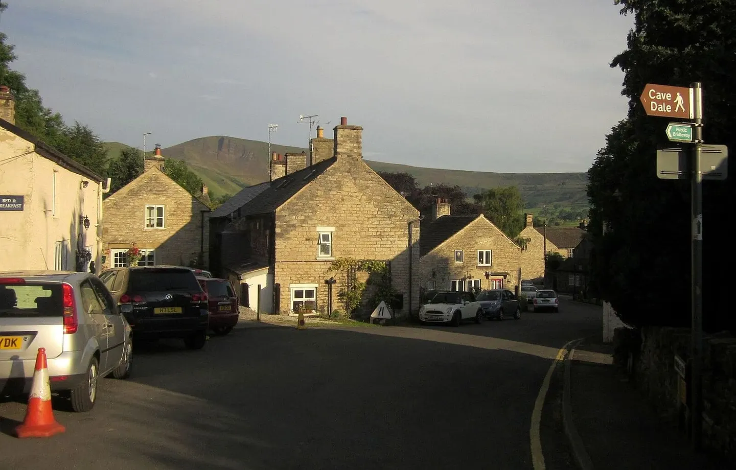Photo along the Limestone Way, a 46-mile long-distance path running from Castleton to Rocester, central England.