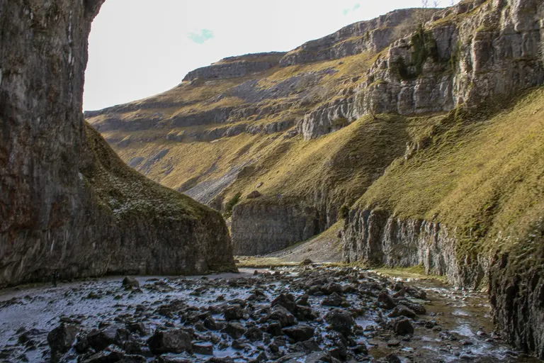 Photo of Gordale Scar, a gorge near Malham in the Yorkshire Dales, North Yorkshire, northern England.
