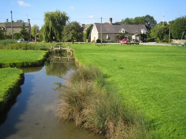 Photo of The Kings Head, a gastropub near Bledington in the Cotswolds, Gloucestershire, south west England.
