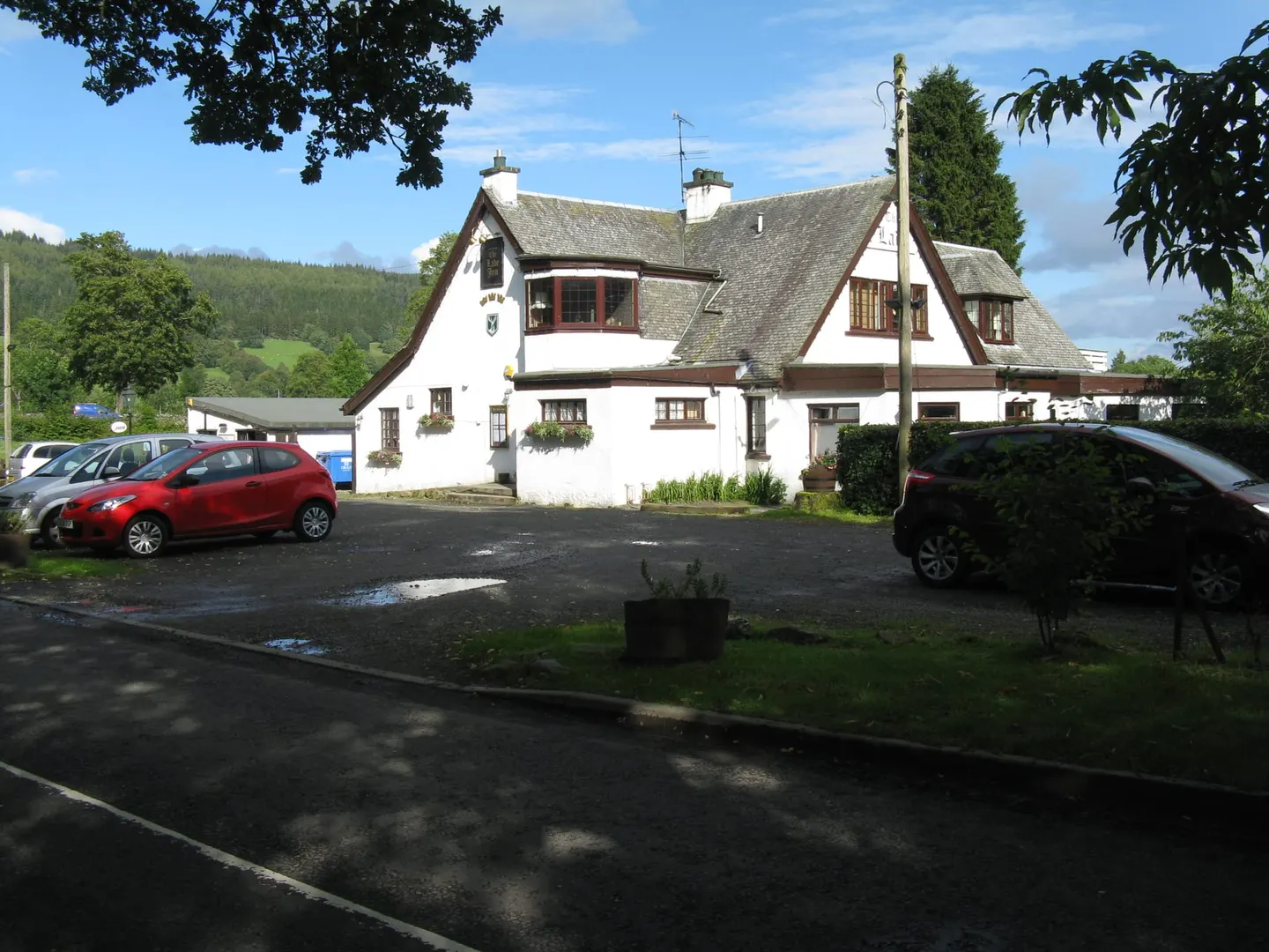 Photo of The Lade Inn, a pub near Kilmahog in Loch Lomond & The Trossachs, Stirling, central Scotland.