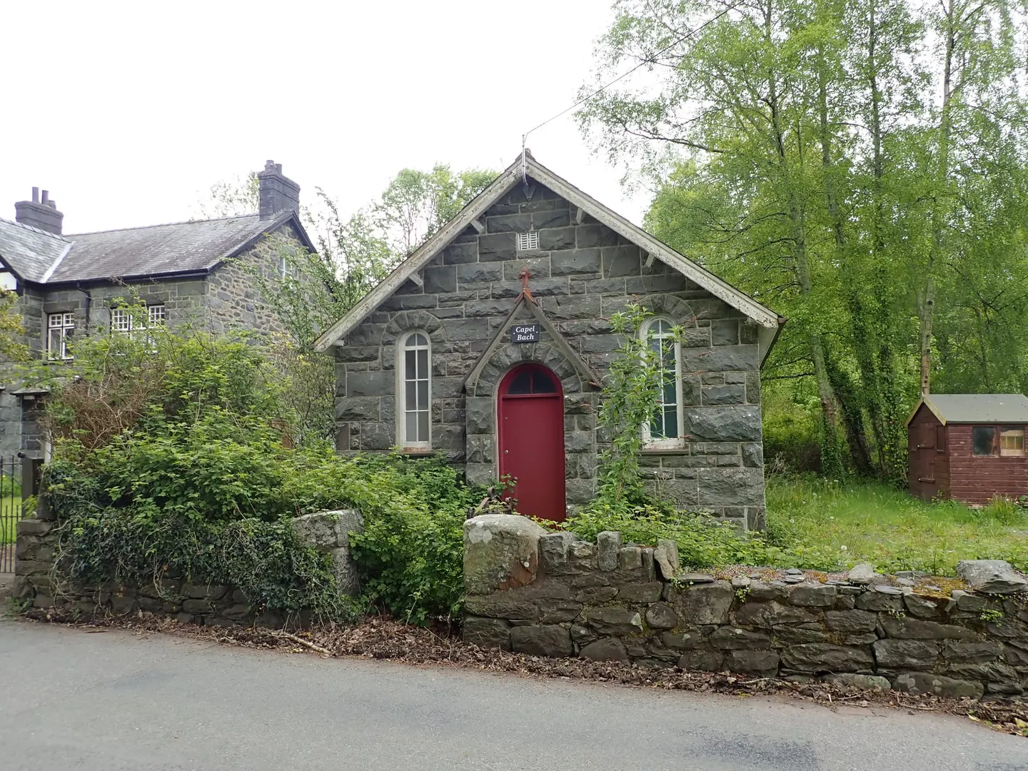 Photo of Salem Chapel, a church near Llanbedr in Eryri, Gwynedd, north Wales.