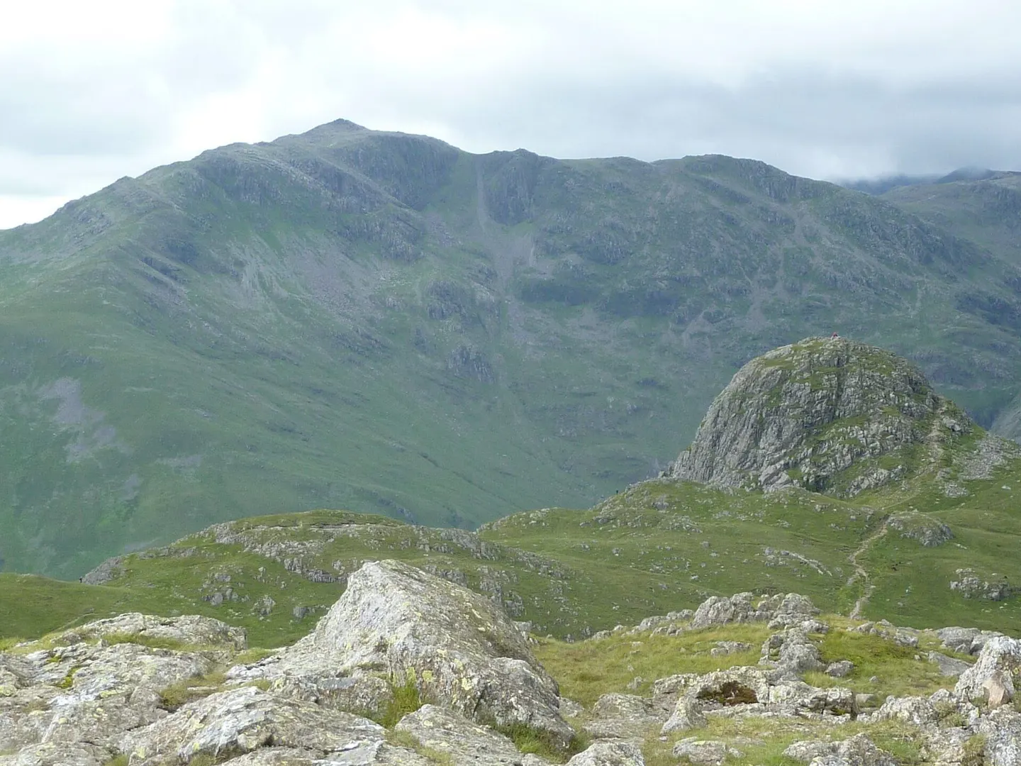 Photo: Bowfell, a 903m Lake District fell near Chapel Stile, Cumbria, north west England.