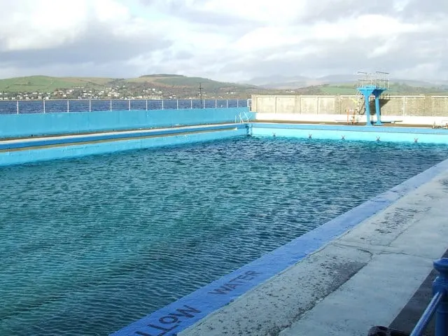 Photo of Gourock Outdoor Pool, a lido in Inverclyde, central Scotland.