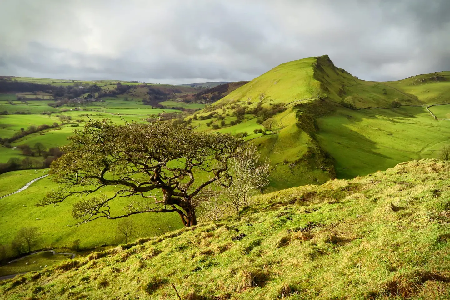 Photo: Chrome Hill, a viewpoint near Hollinsclough in the Peak District, Staffordshire, central England.