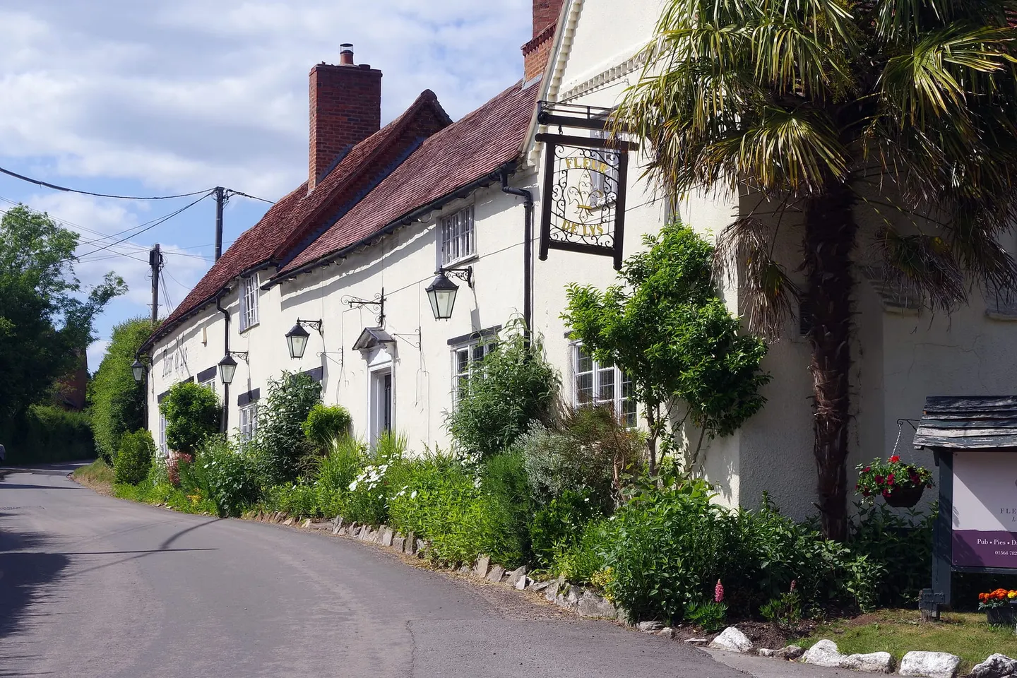 Photo of Lowsonford, a village in Warwickshire, central England.