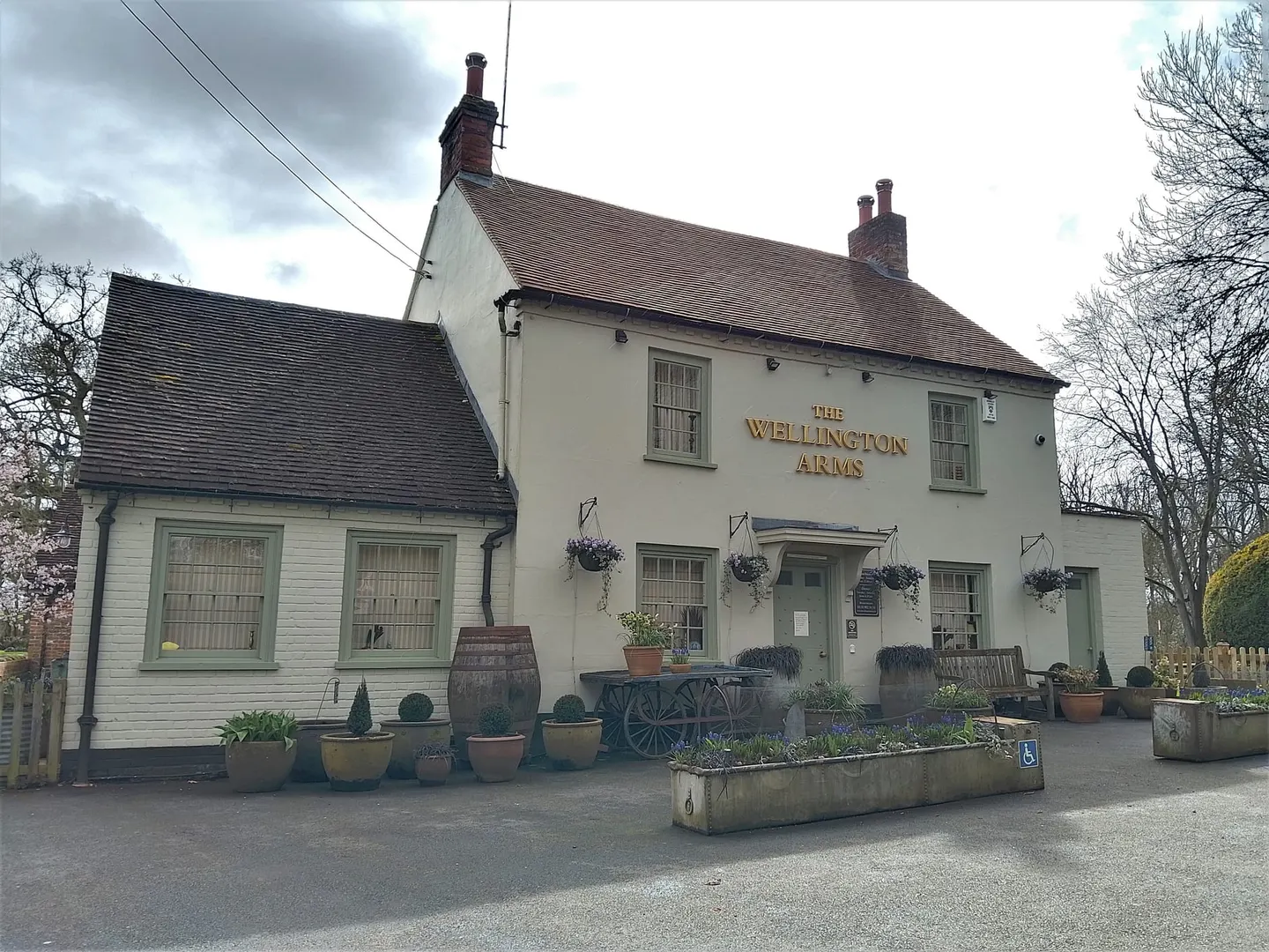 Photo of The Wellington Arms, a pub near Baughurst, Hampshire, south east England.