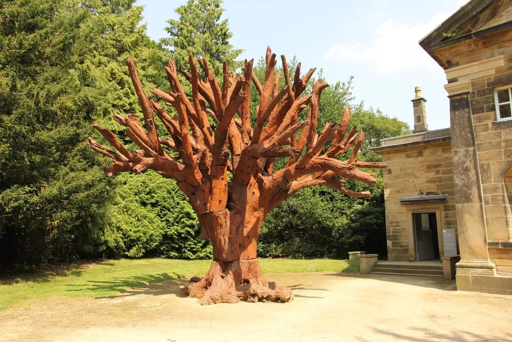 Photo of Yorkshire Sculpture Park, a garden near West Bretton, West Yorkshire, northern England.