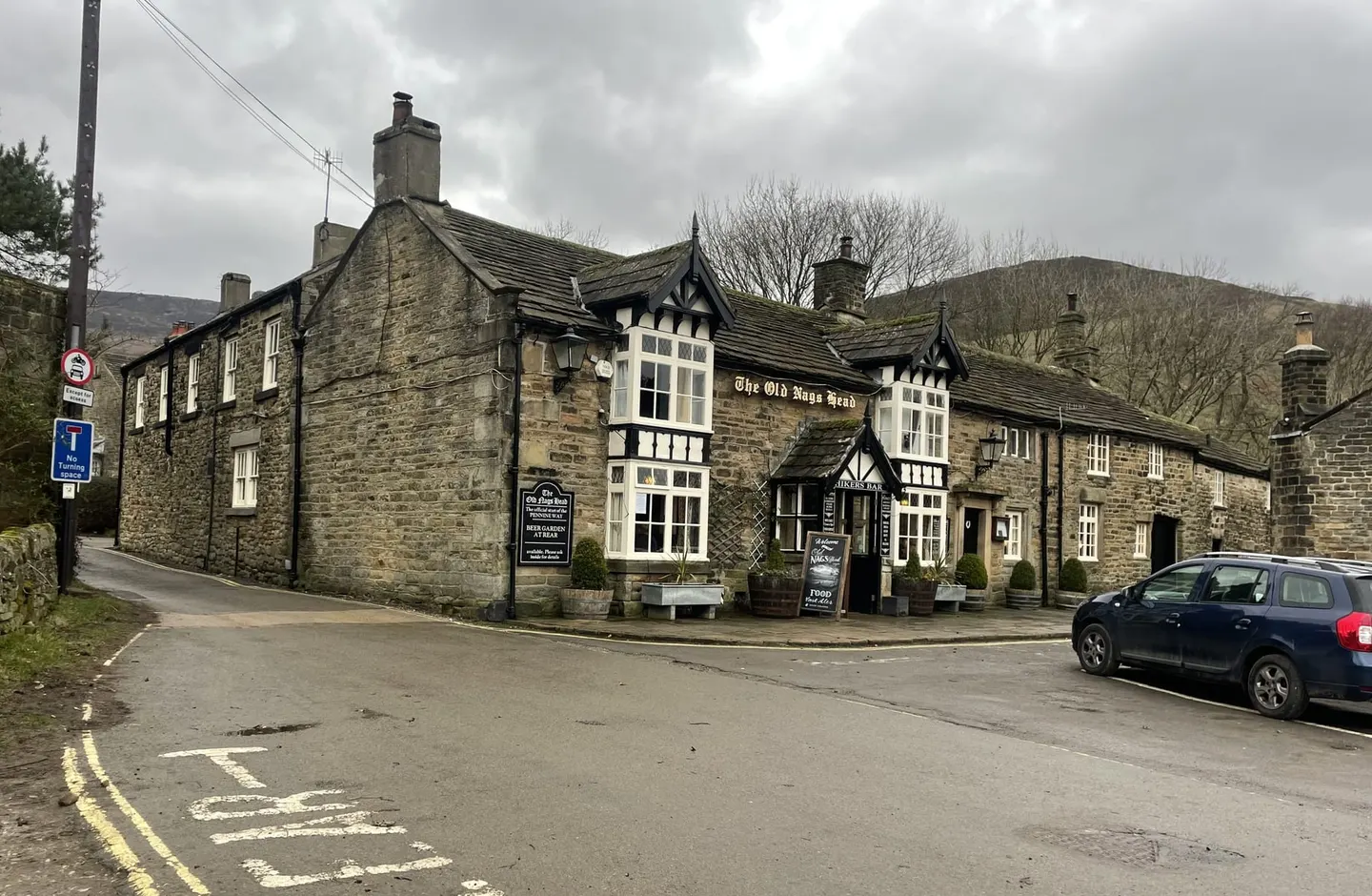 Photo of Old Nag's Head, a pub near Edale in the Peak District, Derbyshire, central England.