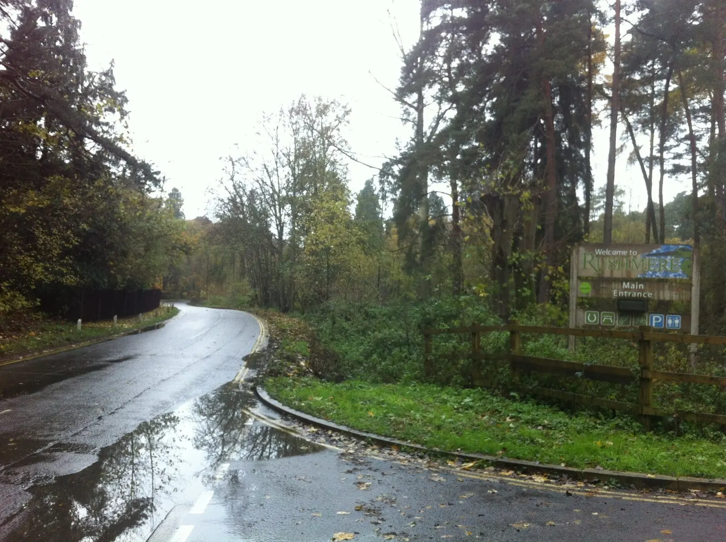 Photo of Rushmere Country Park, a country park near Woburn, Bedfordshire, eastern England.