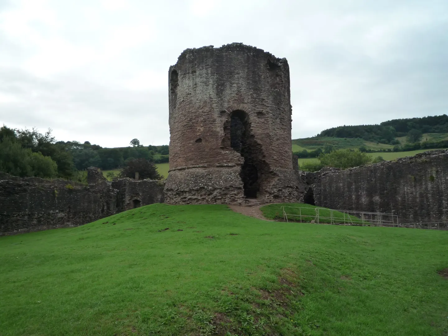 Photo of Skenfrith Castle, a ruined castle in Monmouthshire, south east Wales.