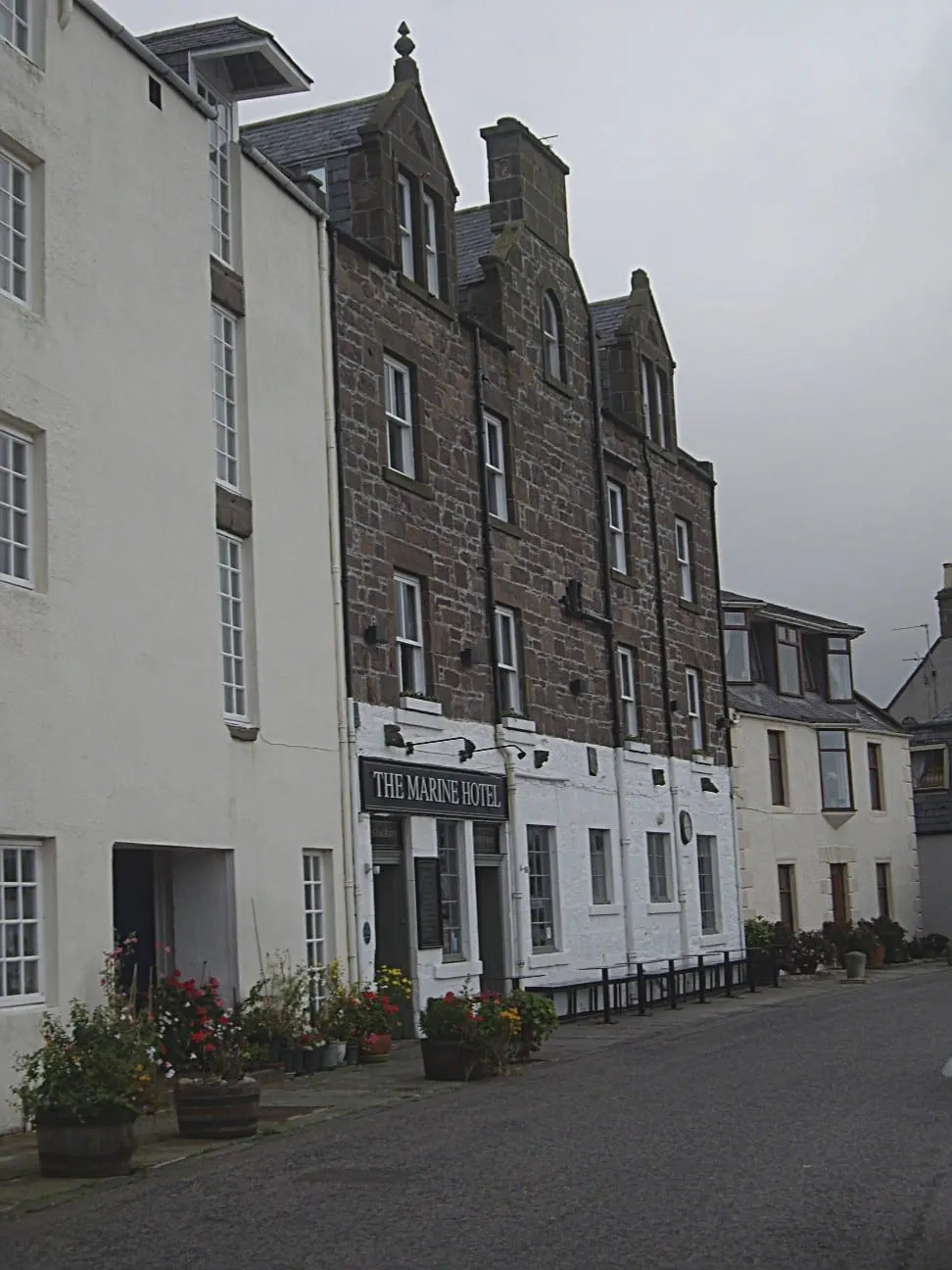 Photo of The Marine Hotel, a pub near Stonehaven, Aberdeenshire, north east Scotland.