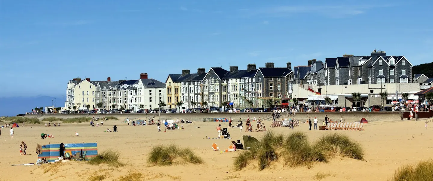 Photo of Barmouth Beach, a beach in Gwynedd, north Wales.