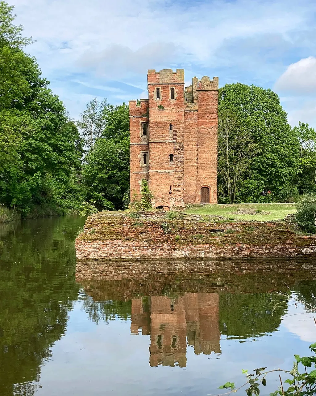 Photo of Kirby Muxloe Castle, a ruined castle near Anstey, Leicestershire, central England.