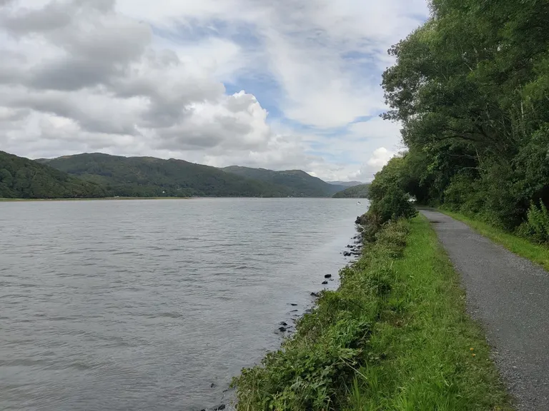 Photo: Mawddach Estuary, a viewpoint near Barmouth in Eryri, Gwynedd, north Wales.