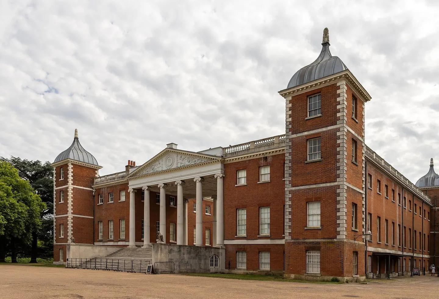 Photo of Osterley Park, a Grade II* registered house & garden near Isleworth, London, England.