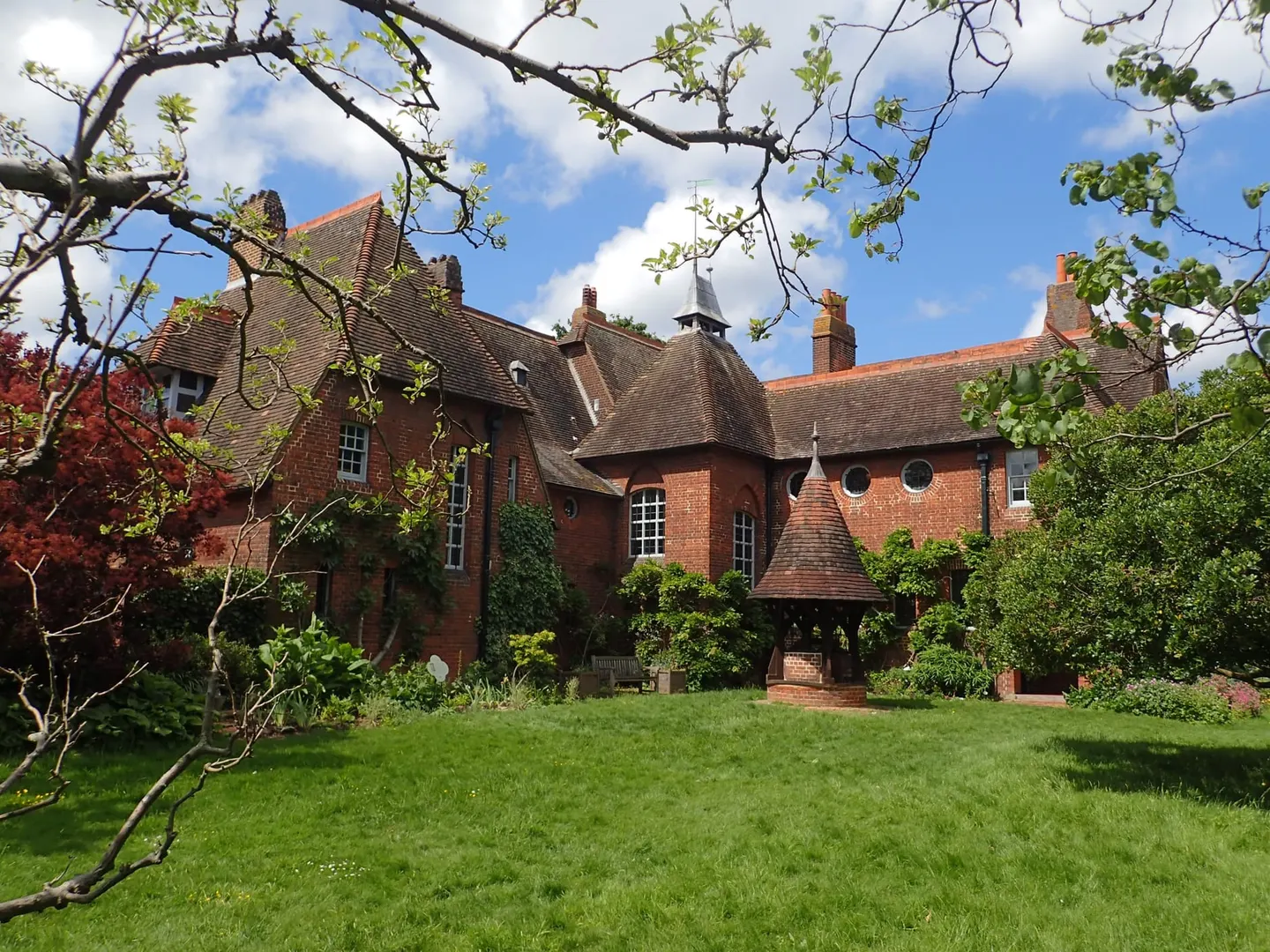 Photo of Red House, a house & garden near Eynsford, London, England.