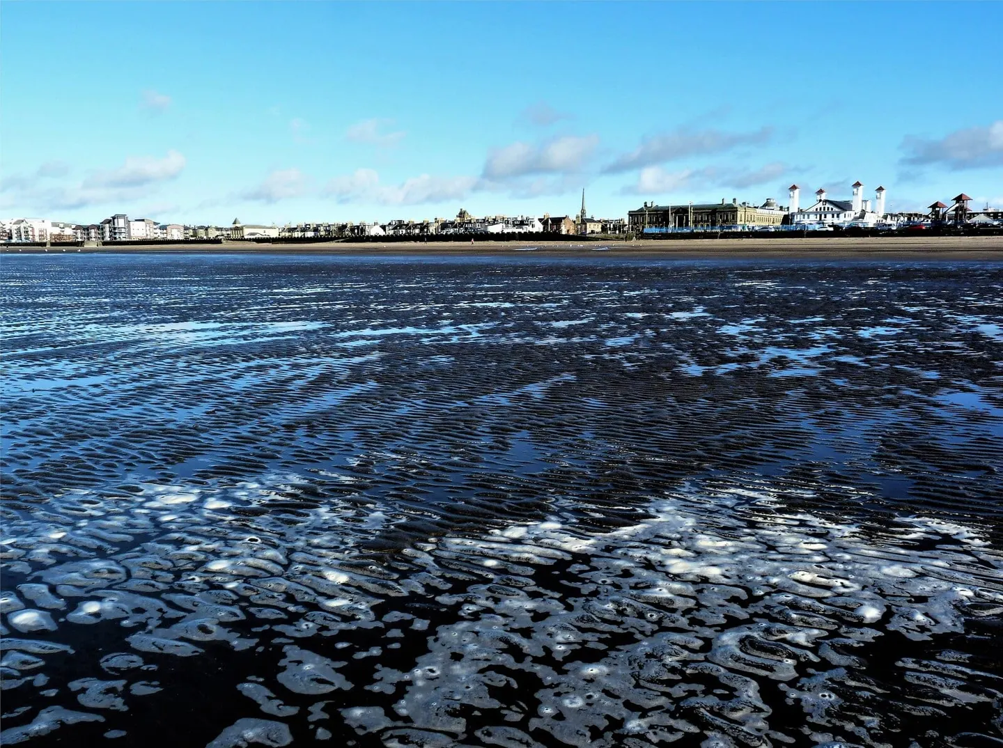 Photo of Ayr Beach, a beach near Alloway, South Ayrshire, southern Scotland.
