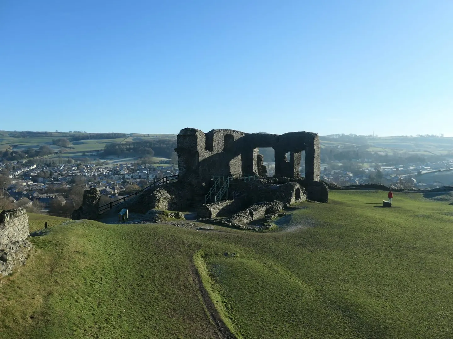 Photo of Kendal Castle, a ruined castle in Cumbria, north west England.