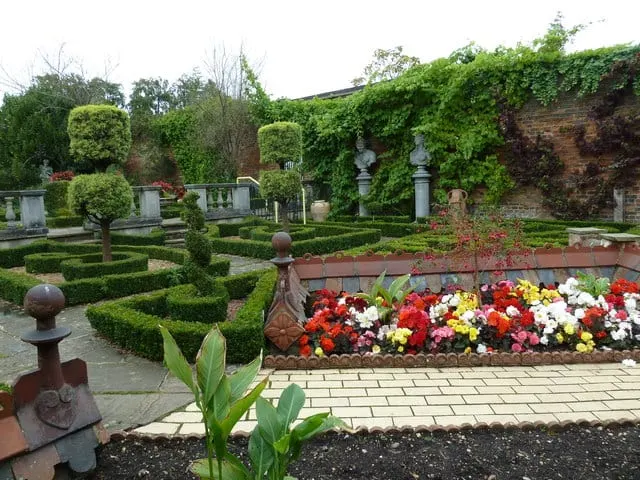 Photo of Luton Hoo Walled Garden, a Grade II* registered house & garden in Bedfordshire, eastern England.