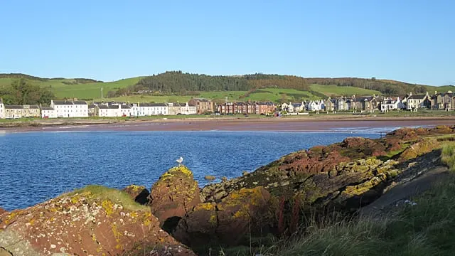Photo of Kames Bay, a beach near Millport, North Ayrshire, southern Scotland.