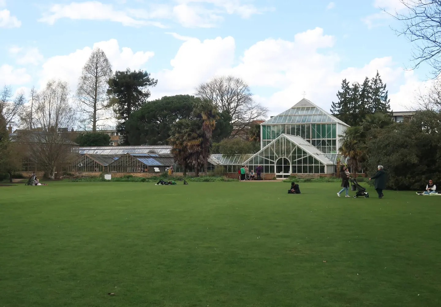 Photo of Cambridge University Botanic Garden, a Grade II* registered house & garden in Cambridgeshire, eastern England.