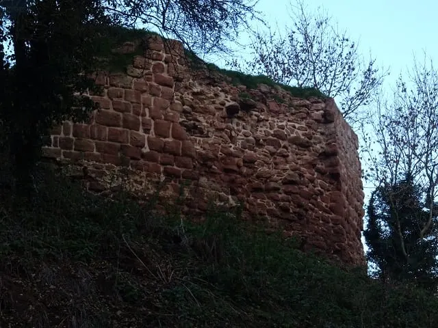 Photo of Heighley Castle, a ruined castle near Barthomley, Staffordshire, central England.