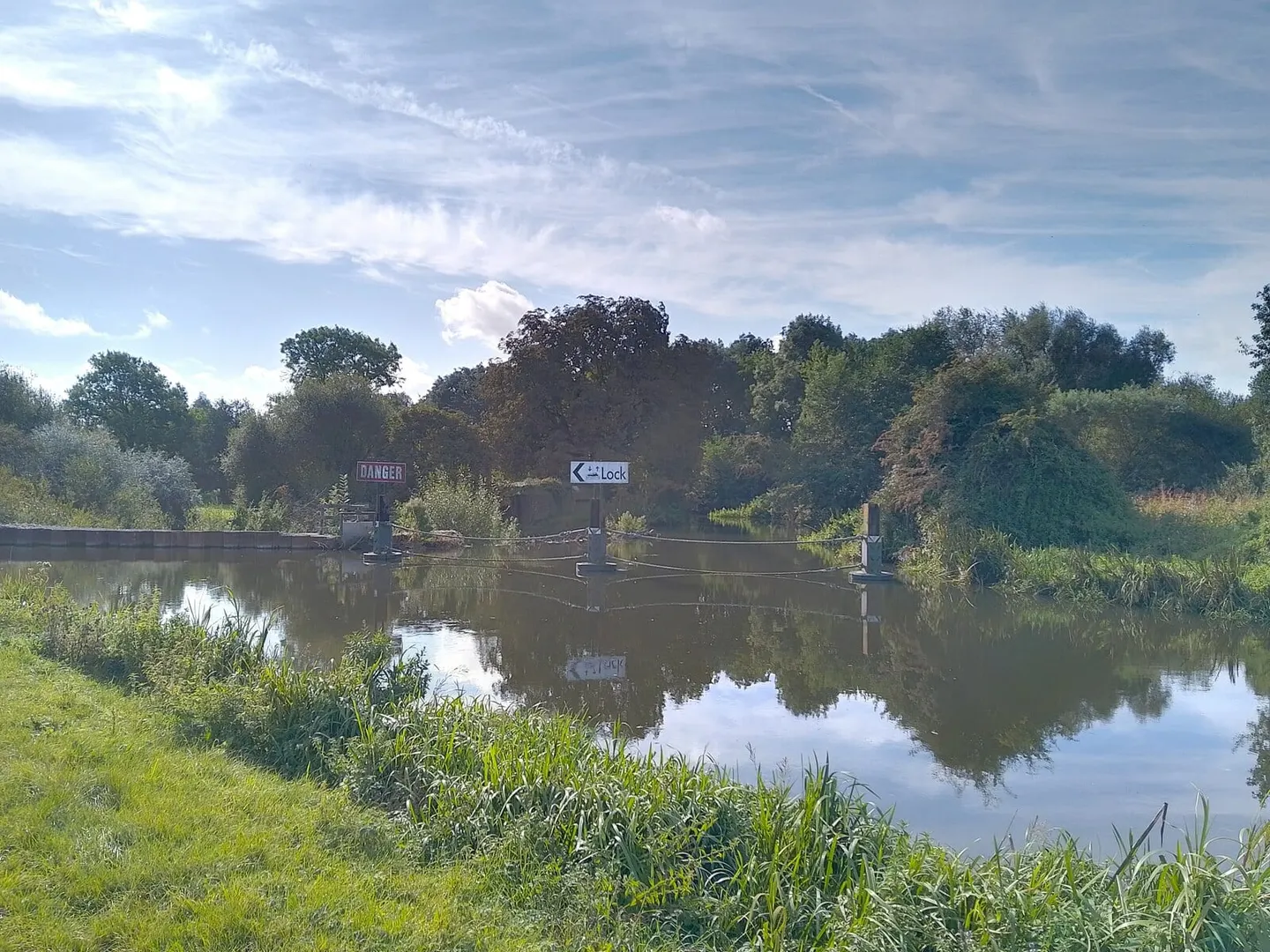 Photo of the River Kennet, a 45-mile river running from Marlborough Downs to River Thames at Reading, England.