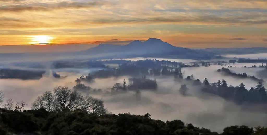 Photo: Scott's View, a viewpoint near Melrose in Eildon and Leaderfoot, the Scottish Borders, southern Scotland.