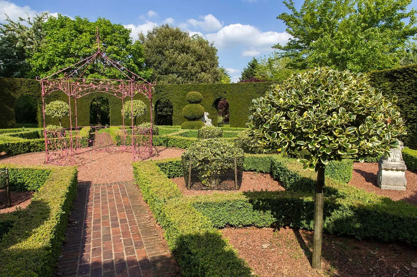 Photo of Thenford Arboretum, a garden in Oxfordshire, south east England.
