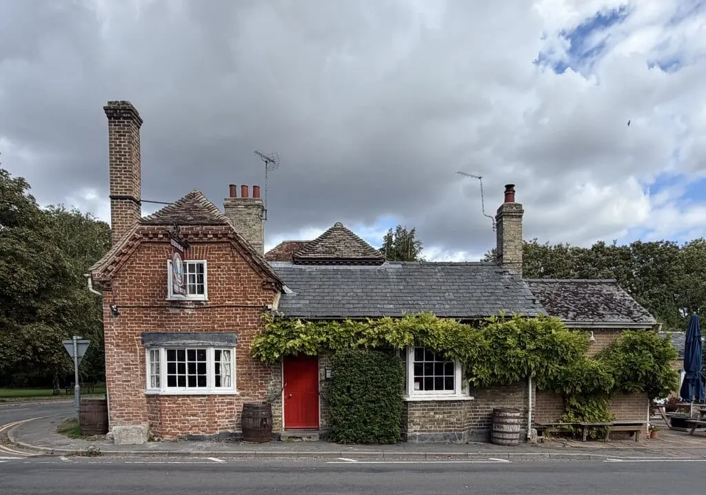 Photo of Queen's Head, a pub near Newton, Cambridgeshire, eastern England.