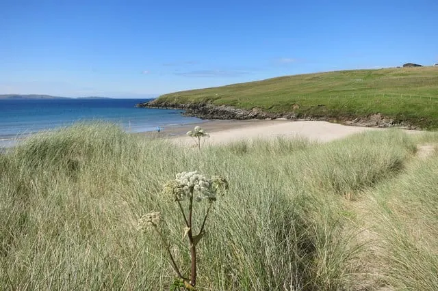 Photo of West Sandwick, a beach in the Shetland Islands, the Scottish Highlands and Islands.