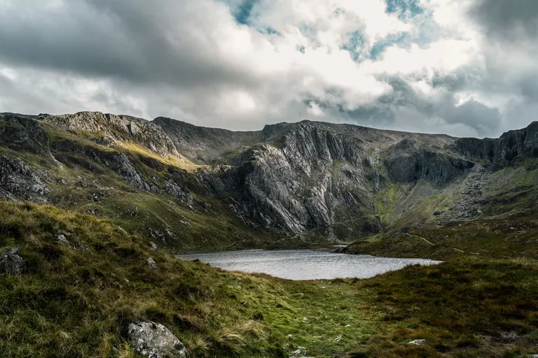 Photo: Cadair Idris, an 893m hill near Dolgellau in Eryri, Gwynedd, north Wales.